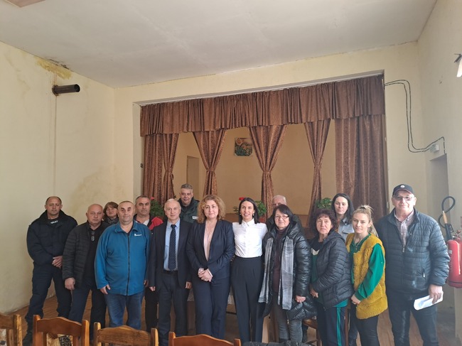 Апелативна прокуратура – Пловдив: Прокурори от Районна прокуратура – Кърджали посетиха пограничното село Чакаларово и беседваха с жителите за мигрантския натиск