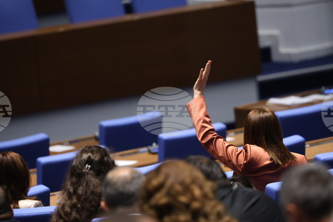 Parliament Passes at First Reading Gender Balance for Directors of Large Companies