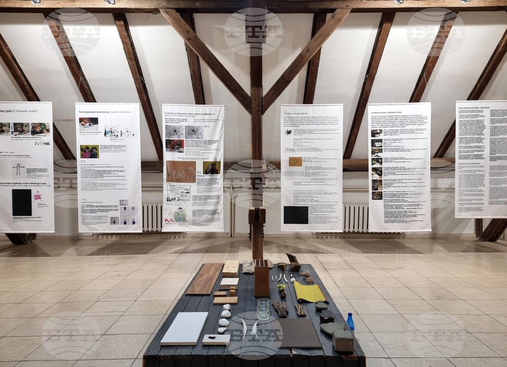 Варна - „Мозайка от рисунки, думи, материя“ - изложба