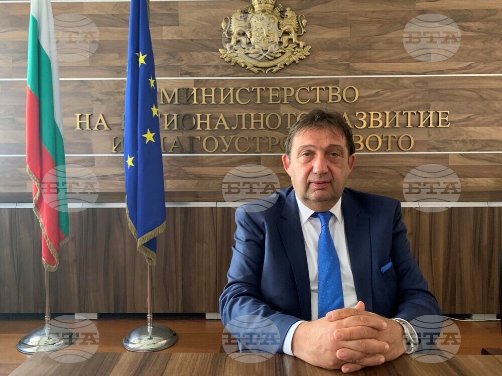 За Великден имаме амбицията да пуснем движението в две части по две магистрали, каза министър Иван Шишков