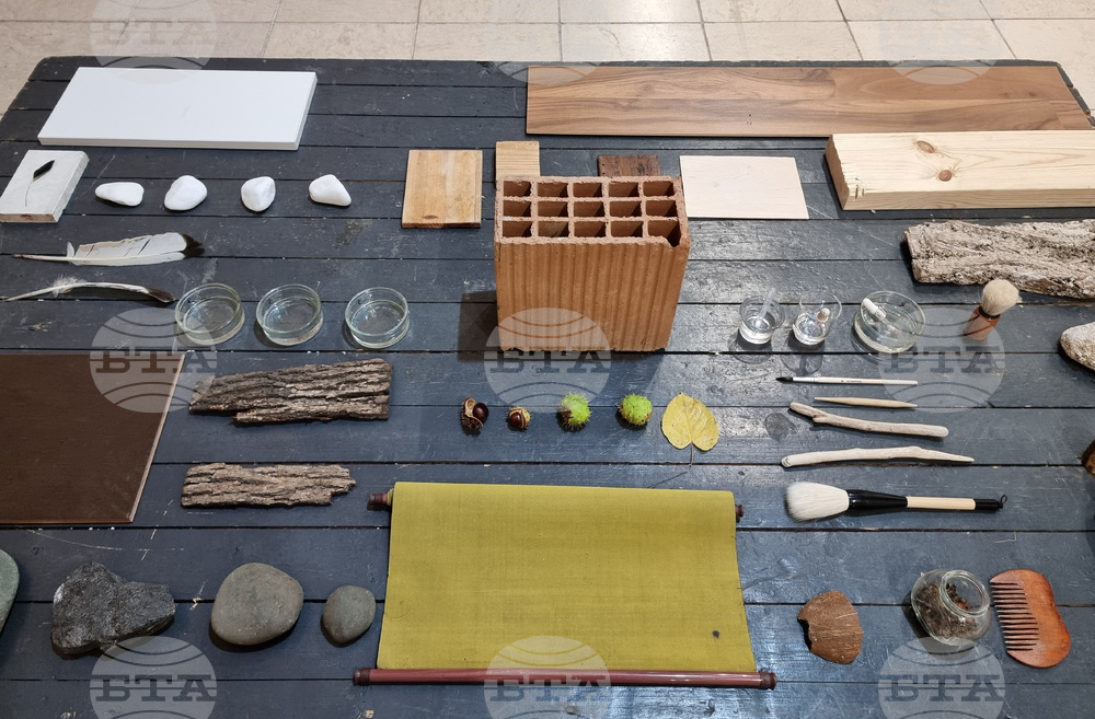 Варна - „Мозайка от рисунки, думи, материя“ - изложба