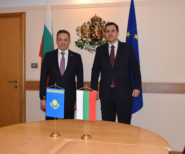 Министерство на икономиката и индустрията: Стокообменът ни с Казахстан е нараснал с 42% за по-малко от година