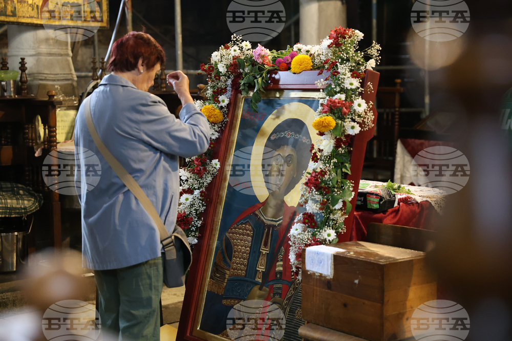 Честната глава на свети великомъченик Георги Победоносец пристига за първи път от Атон в Румъния