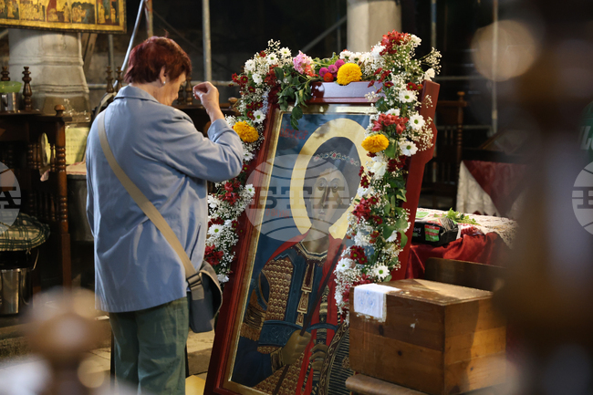Честната глава на свети великомъченик Георги Победоносец пристига за първи път от Атон в Румъния