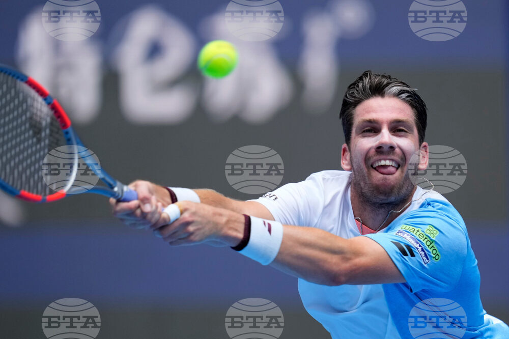 Нори победи Баес в Париж, за да си осигури сблъсък с Алкарас