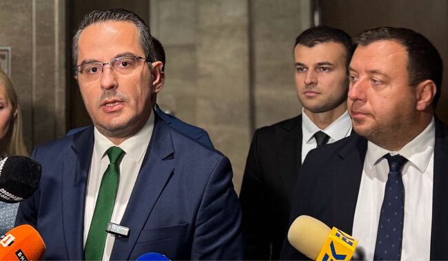 Цончо Ганев: Меч за пореден път подкрепиха ГЕРБ и ДПС, отказаха да се подпишат за вот на недоверие на правителството