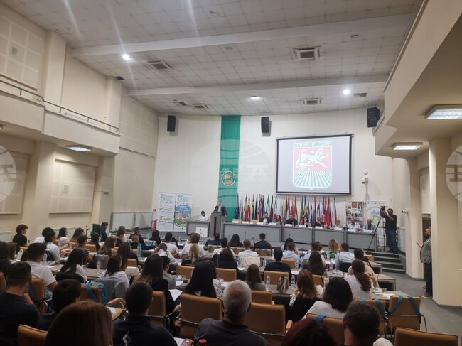 Старозагорски ученици участваха в първата среща под наслов „Интелигентни и устойчиви решения за младежка мобилност в градска среда“ 