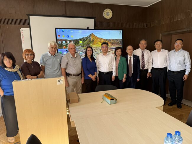 Делегация от Китайската администрация по земетресенията посети Националния институт по геофизика, геодезия и география при БАН