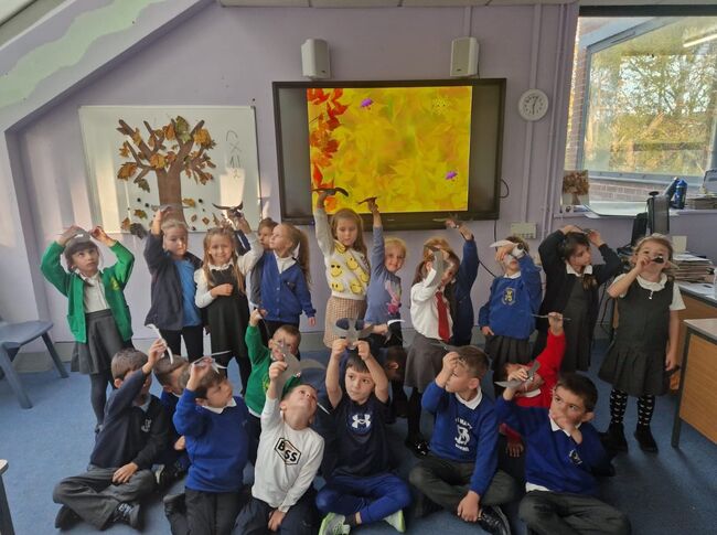 Възпитаници на училище „Българче“ в Лондон учиха за есента и изработиха лястовички от хартия