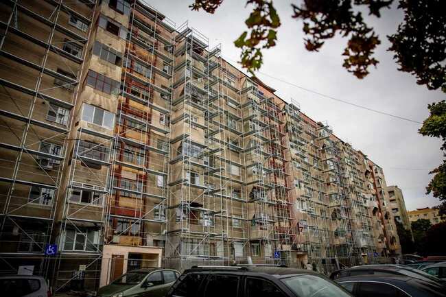 Започва санирането на още два жилищни блока в Пазарджик