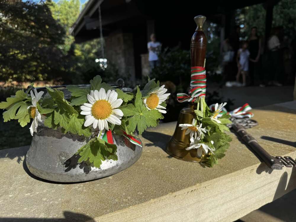 Директорът на училище „Св. Константин-Кирил Философ” в Атланта посрещна учениците на първия учебен ден с хляб и сол