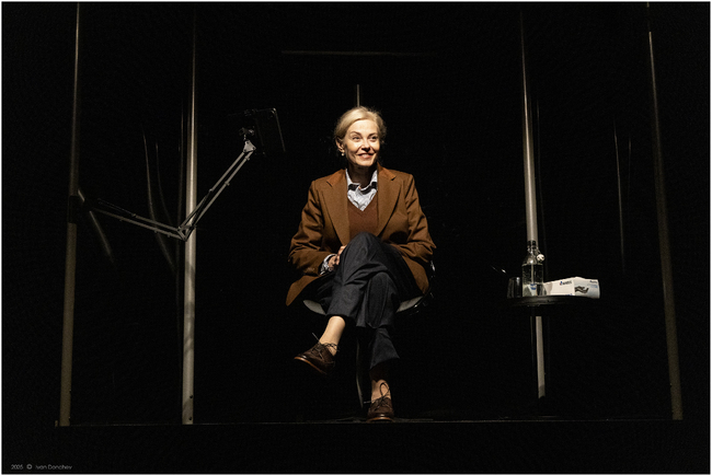 „Слон в стаята“ поставя темата за зависимостите от сцената на „Театър 199“