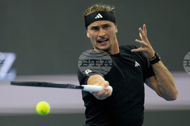 Александър Зверев и Лоренцо Музети са последните двама участници във втория кръг на турнира в Пекин