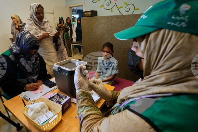 Пакистан започна кампания за ваксинирането на 57 млн. деца против дребна шарка, рубеола и полиомиелит