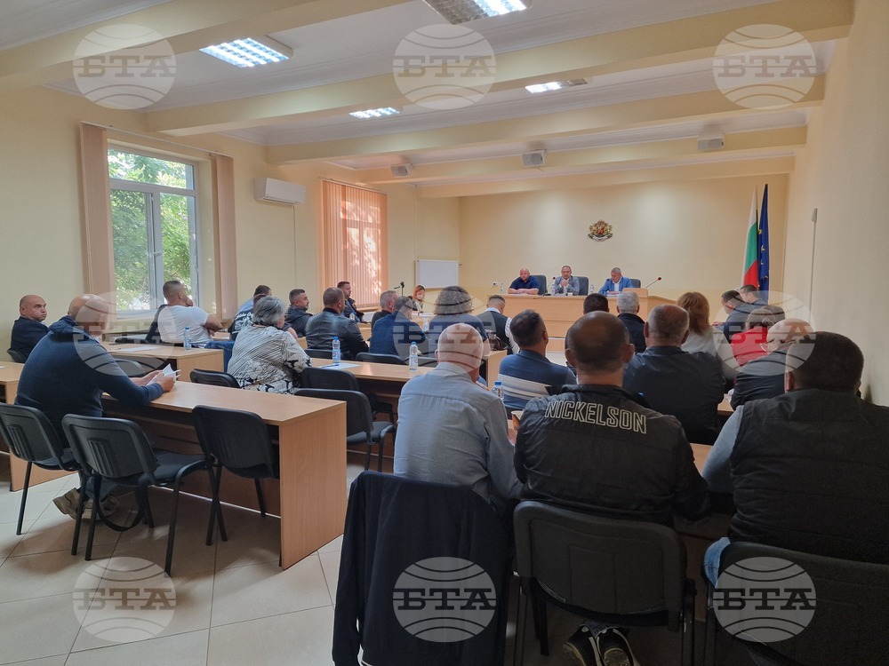 Имот с площ 3833 кв.м в село Вазово ще купи Община Исперих, за да разшири гробищния парк в селото