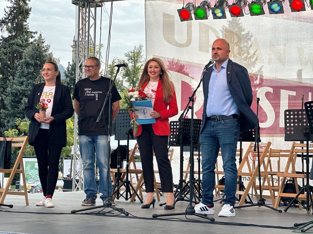 Община Русе: Златомира Стефанова даде началото на дългоочаквания фестивал „Urban Wine Fest Ruse“