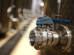 Село Нисово - Винарска изба „Райнов и синове"