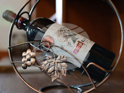 Село Нисово - Винарска изба „Райнов и синове"