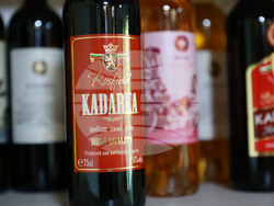 Село Нисово - Винарска изба „Райнов и синове"