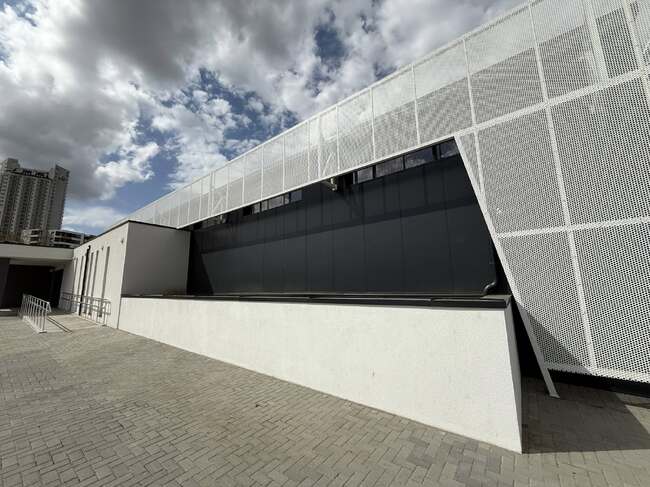 Новата спортна зала в Бургас е готова и скоро ще отвори врати