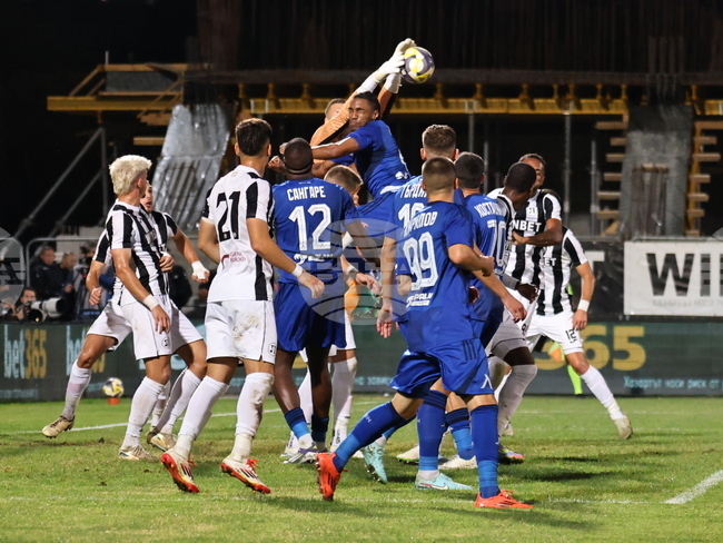 Локомотив Пловдив победи Левски и излезе на трето място във футболната efbet Лига