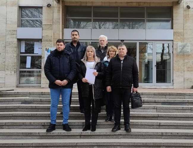 БСП регистрира листите си в Плевен и Добрич 