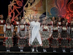 Ансамбъл „Филип Кутев“ представя  „Фолклорни класици“ в зала 1 на НДК, снимка – организатори