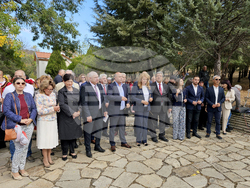 Маджарово - Пантеон на загиналите тракийци - Илияна Йотова - поклонение