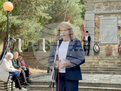 Маджарово - Пантеон на загиналите тракийци - Илияна Йотова - поклонение