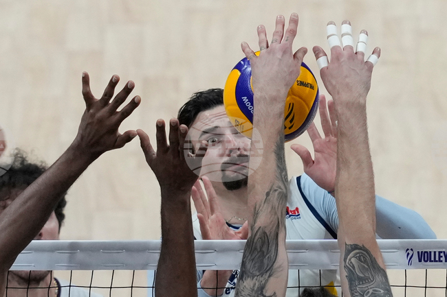 Капитанът на Италия Симоне Джанели: "Уважаваме отбора на България, те не са само братя Николови"