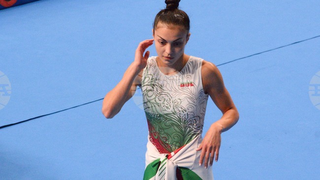 Пенева и Петров са втора резерва за финала на смесени синхронни скокове на Световната купа по батут в Алкмаар