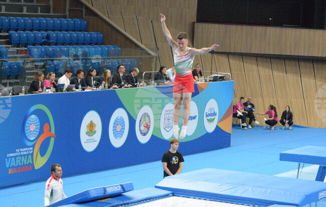 24 състезатели ще представят България на Световното първенство по скокове на батут за всички възрасти в Испания