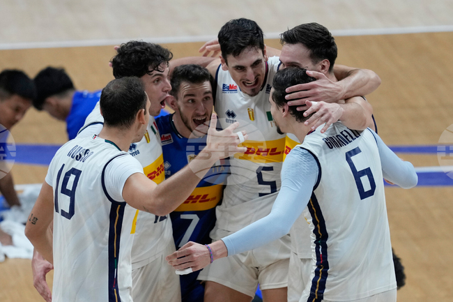 Световният шампион по волейбол Италия ще защитава титлата си на финала срещу България