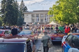 Троян - Първи ретропарад на автомобили