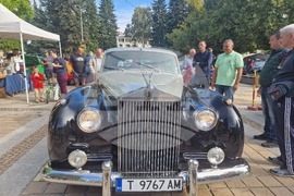 Троян - Първи ретропарад на автомобили