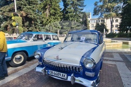 Троян - Първи ретропарад на автомобили