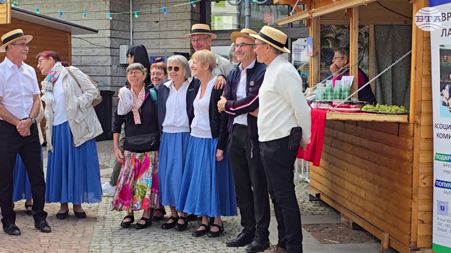 Традиции, изкуство, музика и кулинария от различни страни обединява Фестивалът на побратимените градове и приятели в Ловеч