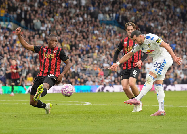 Фиорентина иска да привлече нападателя Джак Харисън от Лийдс