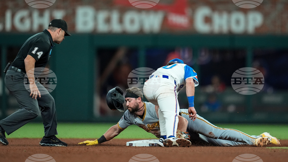 Pirates Braves Baseball