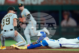 Pirates Braves Baseball