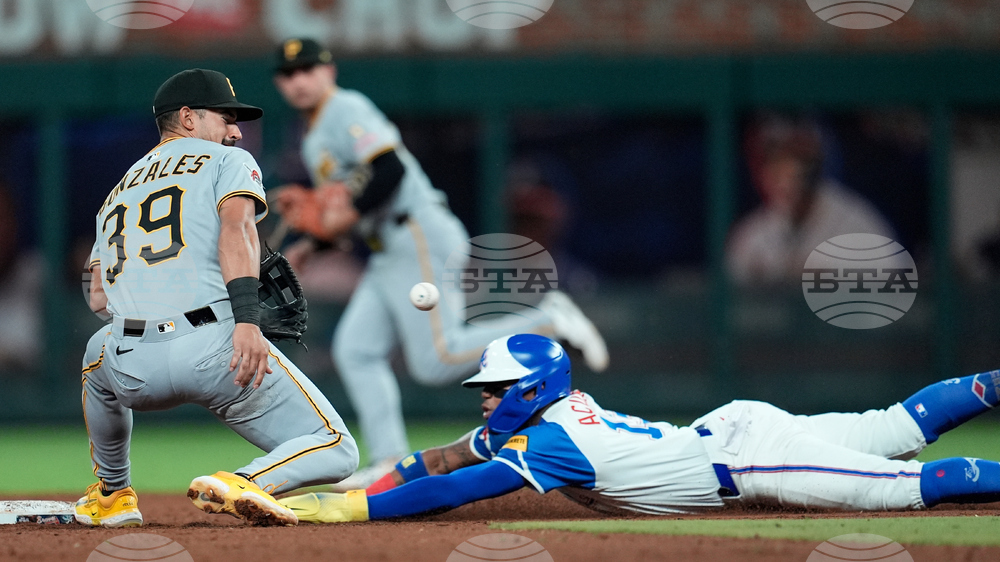 Pirates Braves Baseball