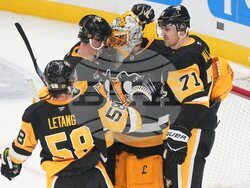Penguins Final Bow Hockey