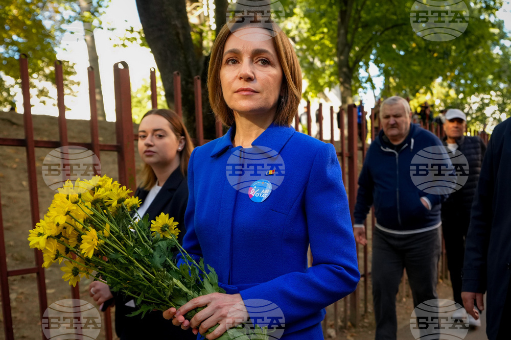Санду призова всички молдовци да гласуват в изборите с голям залог