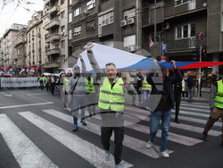 Сърбия - протест в защита на правителството