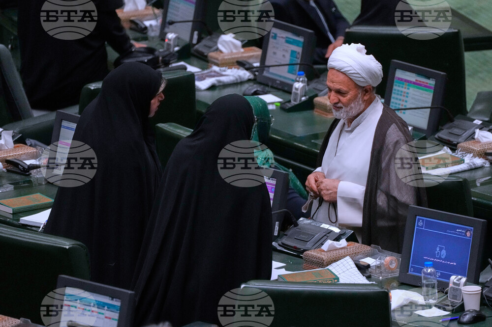 Иранска парламентарна комисия заплаши с обявяване на джихад, ако върховният лидер Али Хаменей бъде атакуван