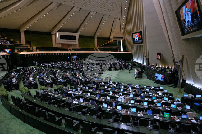 Иранският парламент ще заседава онлайн от съображения за сигурност