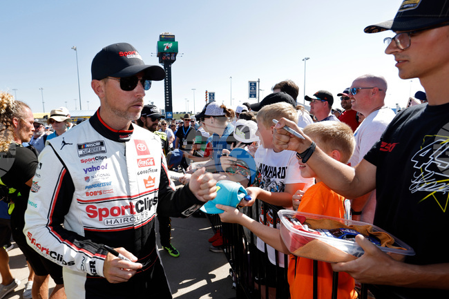 NASCAR Kansas Auto Racing