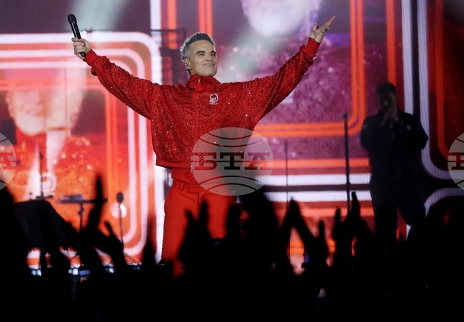 Роби Уилямс изпревари „Бийтълс” по брой албуми, оглавили британската класация 