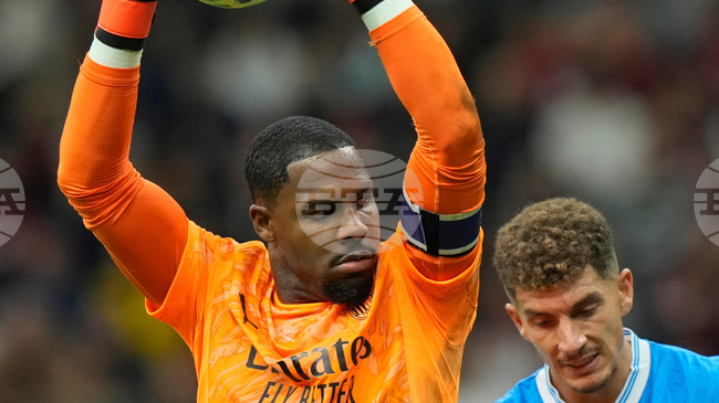 Байерн и Челси проявяват интерес към вратаря Майк Менян от Милан