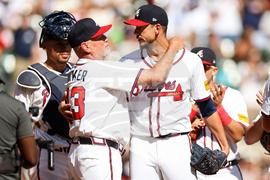 Pirates Braves Baseball